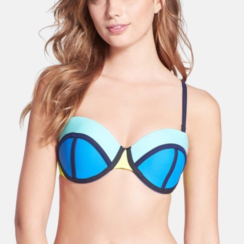 Maaji bikini top- Blue Rubik- M
